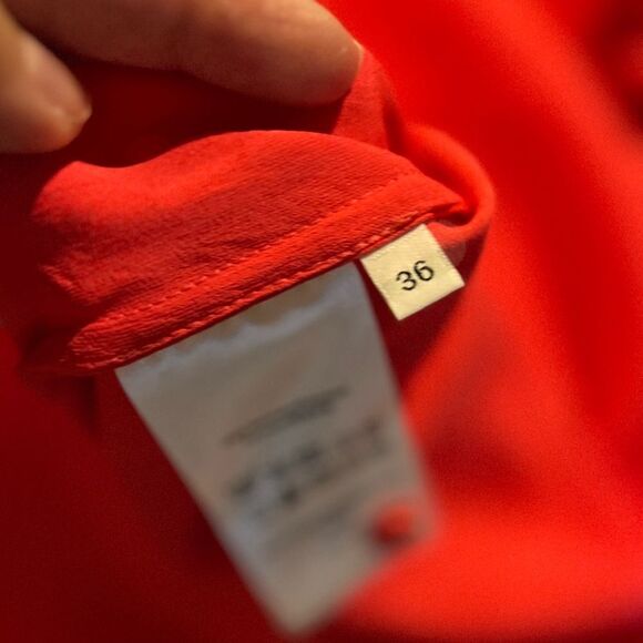 Baum Und Pferdgarten Pink Satin
Crinkle Sleeveless Draped Back Amami
Midi Dress - Picture 9 of 11